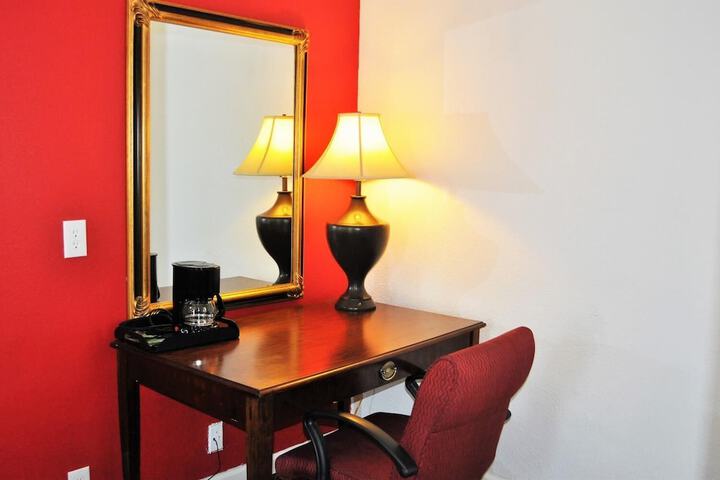 Room 17 of 23