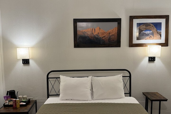 Room 12 of 16