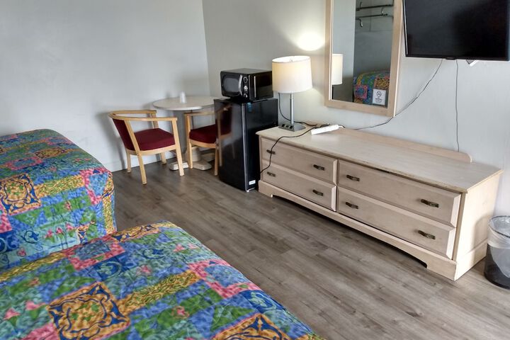 Room 6 of 34
