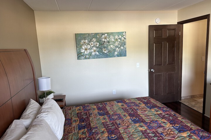 Room 75 of 443