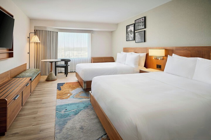 Ômage Hotel Montreal Laval, a Tribute Portfolio Hotel