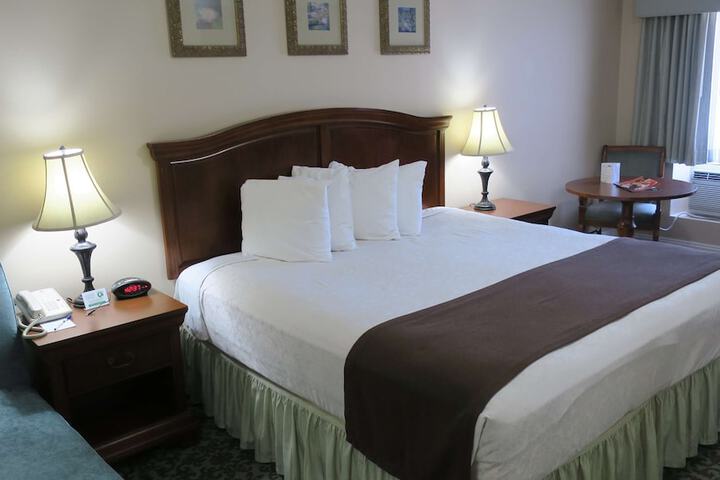 Room 11 of 30