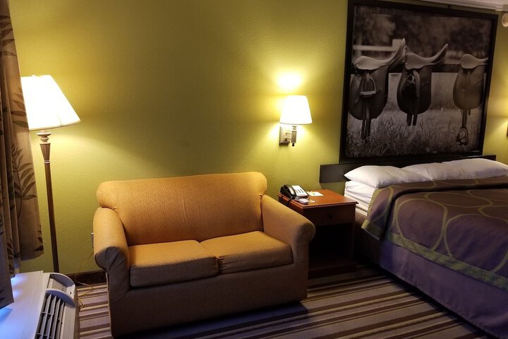 Super 8 by Wyndham Longview / North