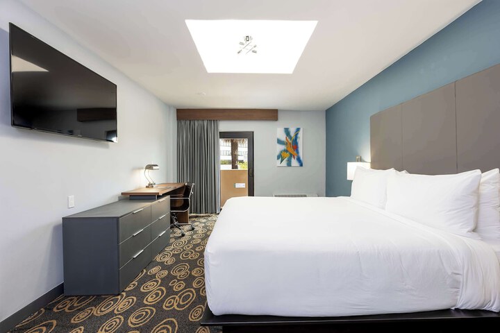 Room 26 of 49