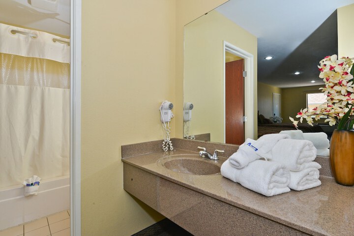 Room 8 of 22