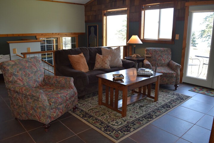 The Bluff on Whidbey B & B