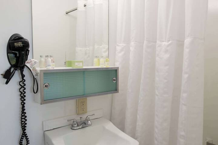 Room 12 of 71