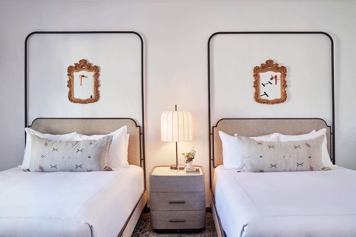 Room 13 of 15