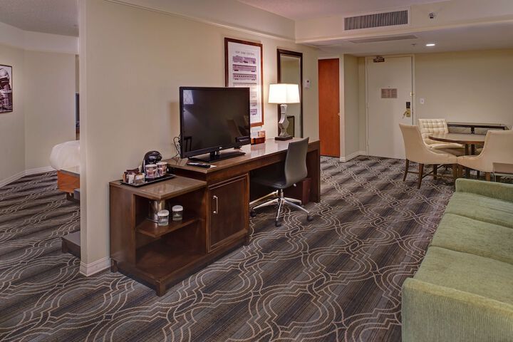 Room 18 of 160