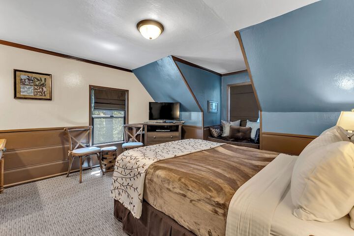 Room 102 of 256
