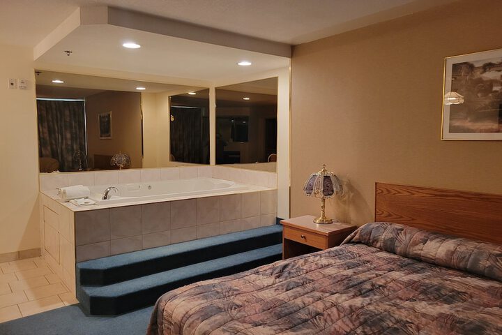 Hot Tub 47 of 48