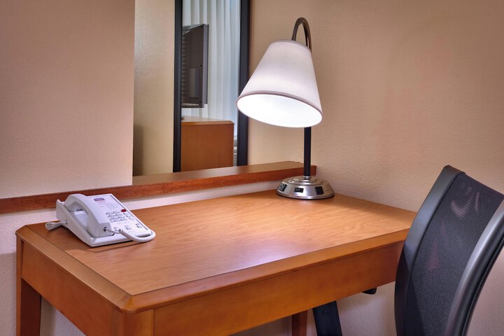 Room 13 of 22