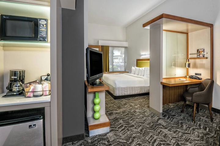 Room 9 of 20