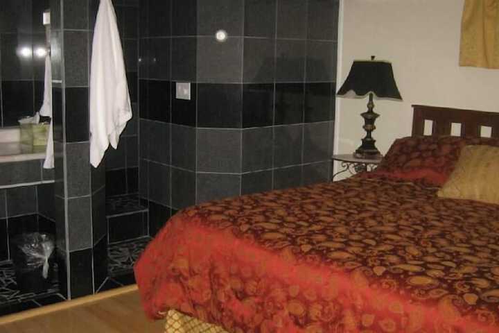 Room 16 of 18