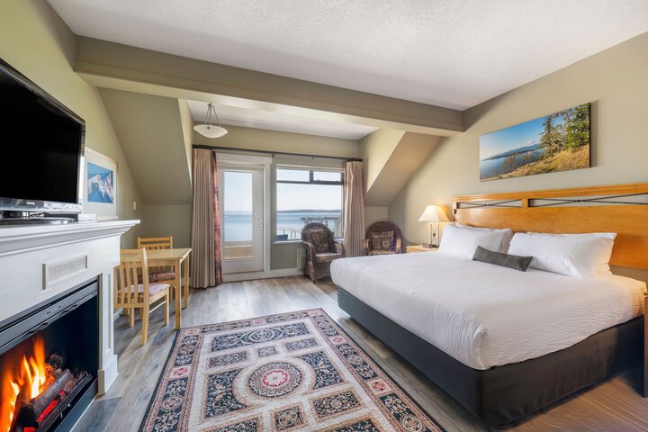 Sidney Waterfront Inn & Suites