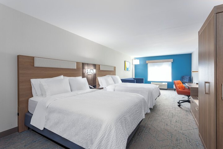 Holiday Inn Express & Suites Lancaster by IHG