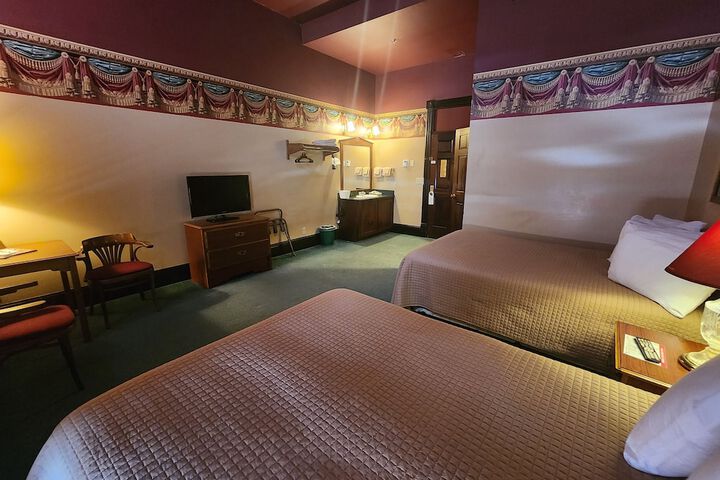 Room 16 of 27