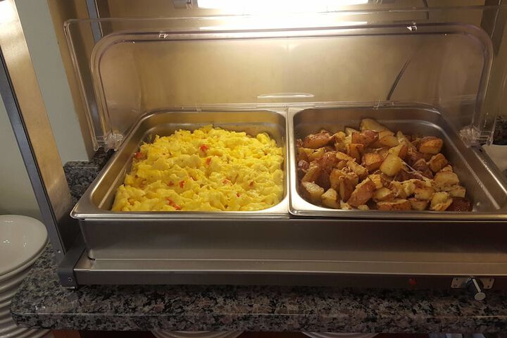 Crescent Suites Hotel