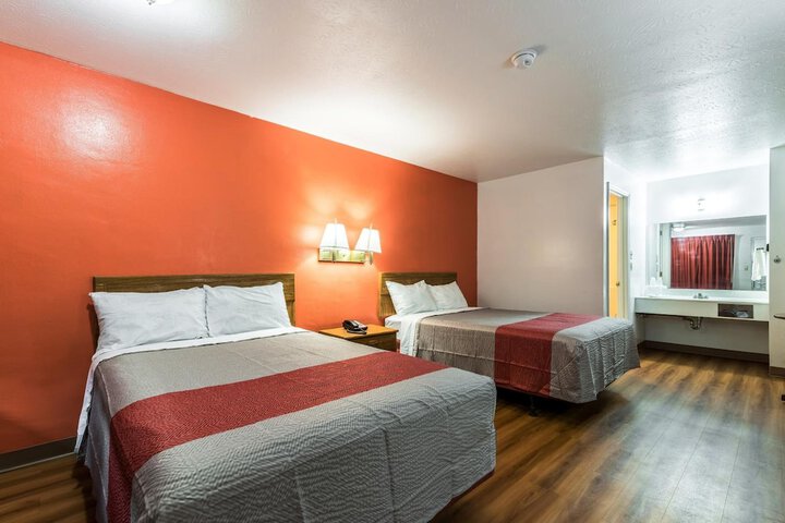 Room 44 of 58