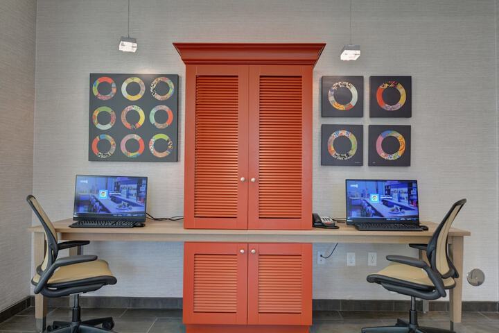 Business Center 55 of 58