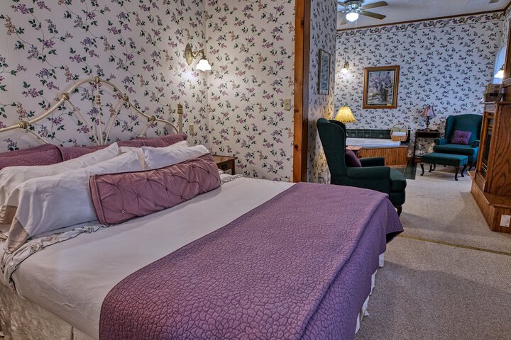 Rockwell Falls Inn and Wine Bar