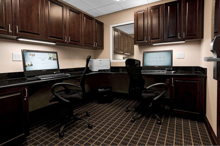 Business Center 73 of 74