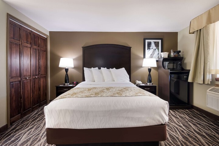 Room 16 of 27