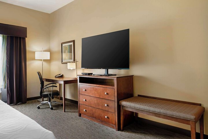 Room 33 of 53