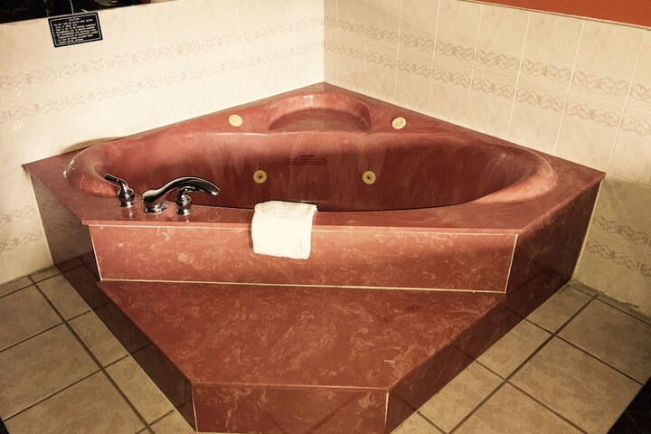 Hot Tub 29 of 29