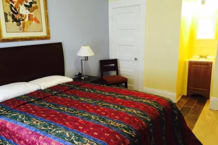 Room 12 of 33