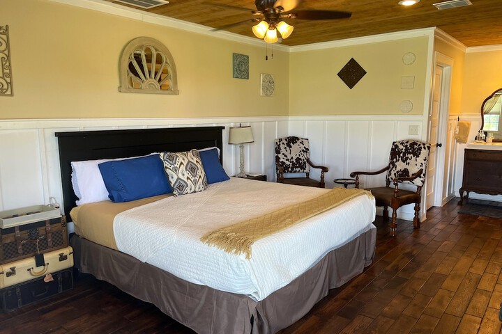 The Alexander at Creek Road