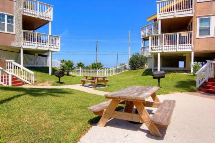 Mustang Memories 1 Br condo