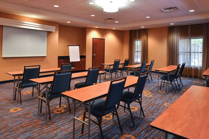 Courtyard by Marriott Pittsburgh Monroeville