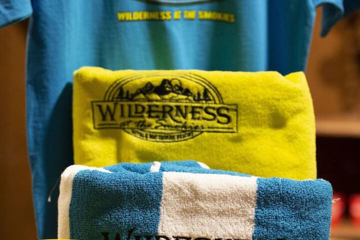 Wilderness at the Smokies – River Lodge Suites