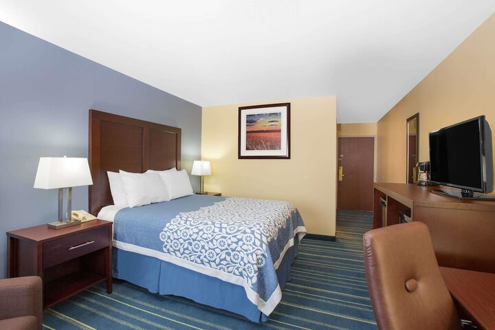 Room 17 of 60