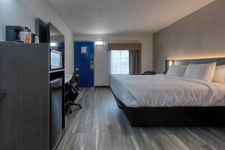 Clarion Pointe Decatur River City