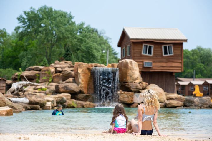 Natura Vue Resort & Boathouse