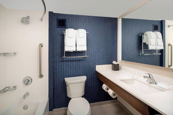 Room 11 of 20