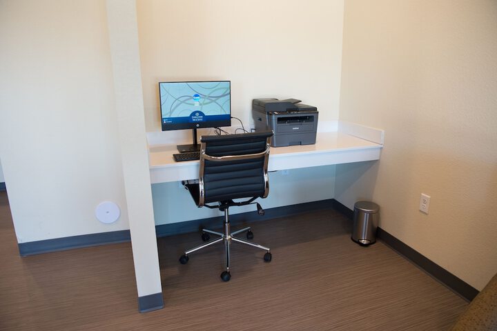 Business Center 46 of 46