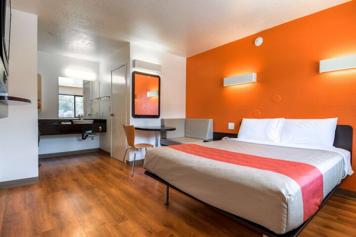 Room 30 of 44