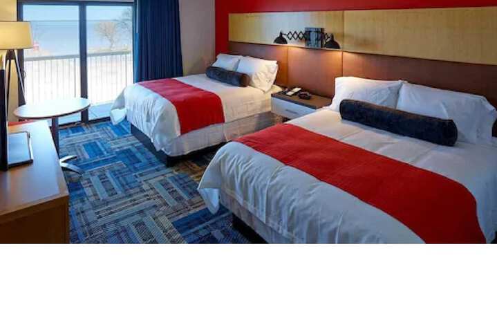 Room 16 of 28