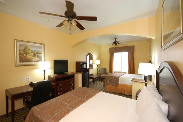 Room 10 of 17