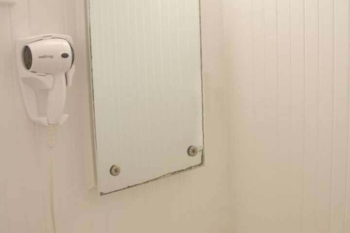 Room 83 of 135