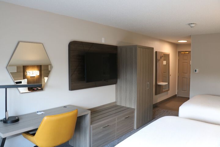 Room 106 of 145