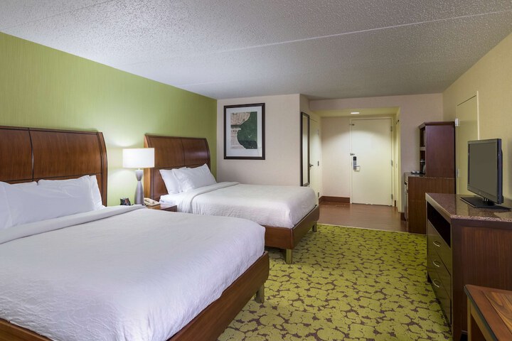 Hilton Garden Inn Edison / Raritan Center