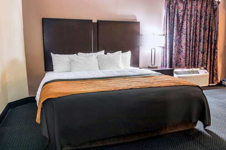 Room 48 of 70