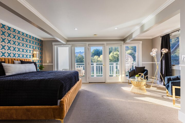 Room 77 of 150