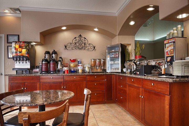 Breakfast/Coffee Service 23 of 25