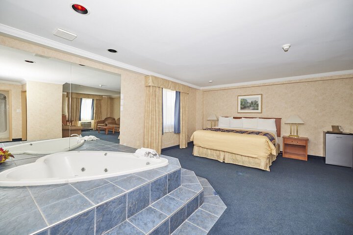 Room 26 of 37