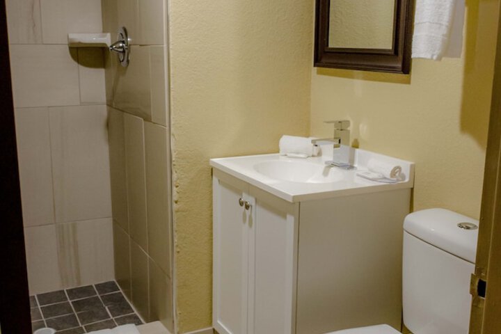 Room 30 of 34